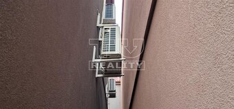 Administratívna budova v centre mesta - 13