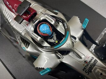 F1 MERCEDES W13 RUSSELL 1.WIN GP BRAZIL 2022 MINICHAMPS 1:18 - 13