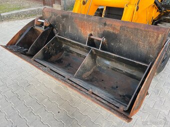 Rýpadlo-nakladač JCB 2CX Streetmaster, 3CX Compact - 13