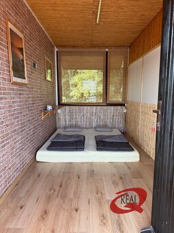 PRIESTRANNÝ HAUSBÓT NA VÝBORNOM MIESTE - 13