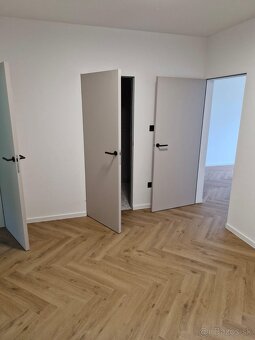 Ponúkam na predaj 3-izbový byt 70m2 - 13