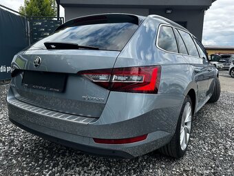 Škoda Superb Combi - 13