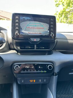 Toyota Yaris 1.5 Hybrid Comfort+Style+Tech - 13