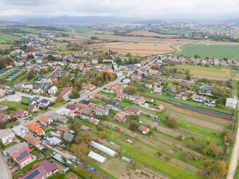 Na predaj rodinný dom so slnečným pozemkom-Veľké Chlievany - 13