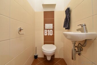 Veľkometrážny 3 izbový byt s garážou - 13