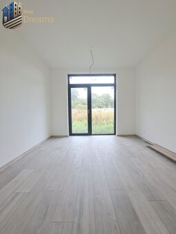 Priestranné novostavby 4-izbových rodinných domov v meste Ša - 13