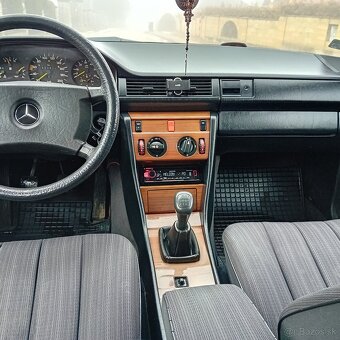 Mercedes-Benz w124 250d - 13