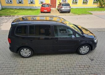 Volkswagen Touran 2,0 TDI Cup Comfort nafta manuál 103 kw - 13