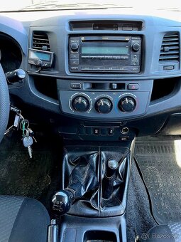 TOYOTA HILUX 2.5DI-D - PREDAJ AJ NA SPLÁTKY - 13