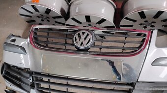 Predny naraznik touran cross - 13