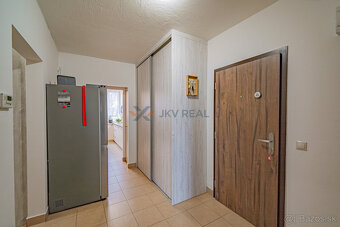 SKVELÁ PRÍLEŽITOSŤ Na predaj krásny 3i byt so záhradkou. - 13