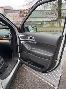 Predám Ford Explorer XLT - 13