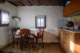 REZERVOVANÉ  Chalupa na predaj v obci Divín - 13