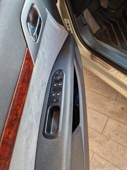 407 SW executive 2.0Hdi - 13