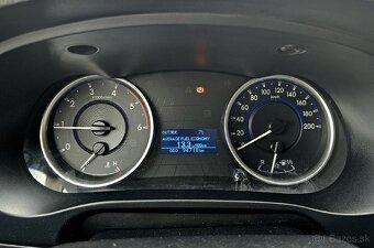 Toyota Hilux DC 2.4 I D-4D Active Rezervované - 13