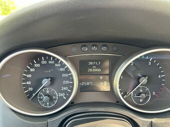 MERCEDES-BENZ - ML 320 CDI 4MATIC – W164 - 13