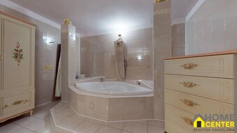 PREDAJ : PRIESTRANNÝ RODINNÝ DOM S BAZÉNOM, KOMÁRNO - 13