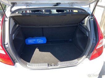 Hyundai i30 2011 1.4 benzín manual - 13
