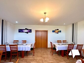 Predaj zabehnutá reštaurácia s veľkým 1- izb. bytom Zlaté Mo - 13