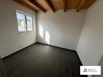 Exkluzívne murované haly na predaj v KN 1 000 m², výška 5 m - 13