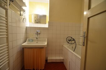 NA PRENÁJOM  3 IZBOVÝ BYT KÚSOK OD NÁMESTIA V ZH - 13