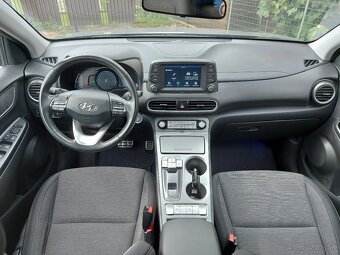 Hyundai Kona Electric 100, servisná kniha, záruka - 13