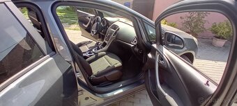 OPEL ASTRA J SPORTS TOURER 1.7 CDTI 81KW r.v. 5/2011 - 13
