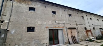 REZERVOVANÉ-objekt na bývanie aj podnikanie v centre obce Te - 13