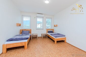 Na predaj ubytovací objekt v obci Koškovce – 26 izieb, parko - 13