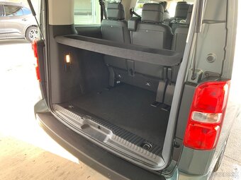 Toyota Proace Verso VIP – 8-miestny VAN na prenájom - 13