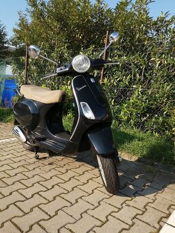 Piaggio Vespa 125 LX - 13