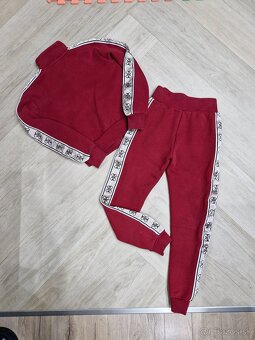 Guess cierna a tmavo cervena zlata teplakova suprava - 13