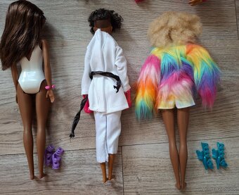 Nová bábika Barbie Extra, Color Reveal, černoška - 13