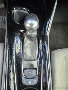 Rezervované Toyota C-HR 1.8 hybrid - 13