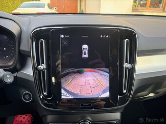 Volvo XC40, B3 AUT PLUS BLACK EDITION , DPH , 2/2026, 900km - 13