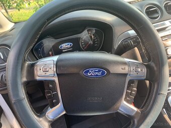 Ford S-MAX - 13
