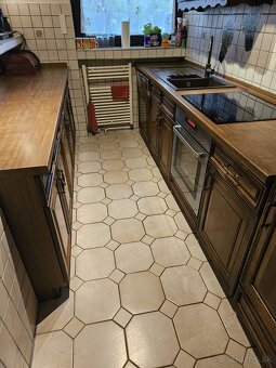 Masívna kuchynská linka z Nemecka so spotrebičmi - 13