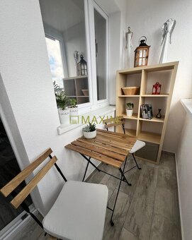 Veľmi pekný zrekonštruovaný 3- izbový byt s lodžiou na  ulic - 13