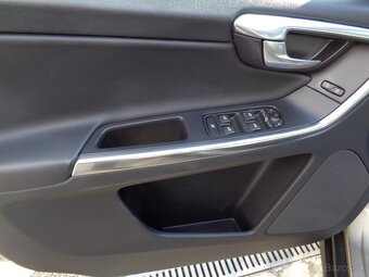 Volvo XC60 D5 Kinetic Geartronic AWD - 13