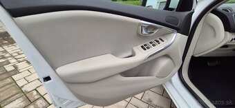 Volvo V40 T2 1.5L 122k Momentum Geartronic - 13