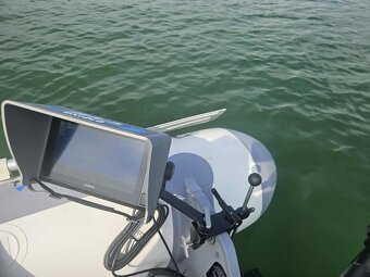 Slnečná clona pre sonáry GARMIN - 13