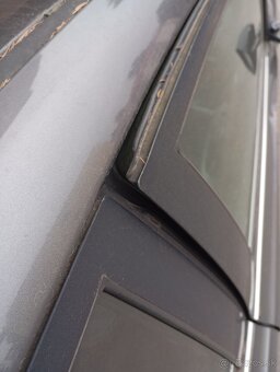 Toyota Avensis T25 wagon 2.2 110kw - 13