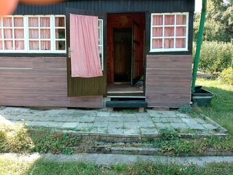 Predám záhradu s drevenou chatkou - 13