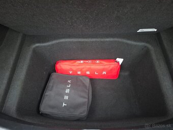Predám elektro auto TESLA model 3, 10/2021, 67000 km, DPH - 13