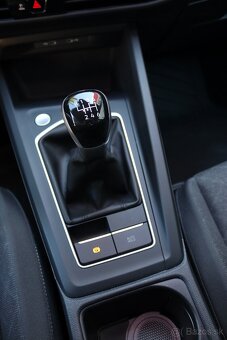 Volkswagen Golf 8 Variant 2.0 TDI - 13