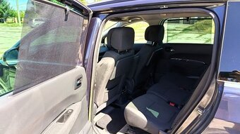 Peugeot 5008 2.0 HDi 110kW - 13