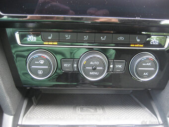 Volkswagen Passat 2.0 TDI EVO Elegance DSG - 13