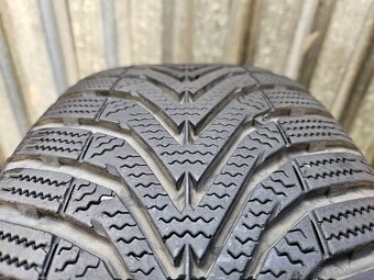 Málo jazdené zimné pneu Hankook+Vredestein - 185/60 r15 - 13