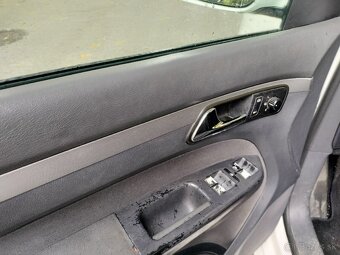 Volkswagen TOURAN 1.9 TDI ELEGANCE 77KW M6 ROK 2006 - 13