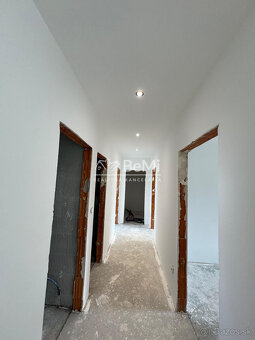 Ponúkame na predaj novostavbu v Ťapešove - 13